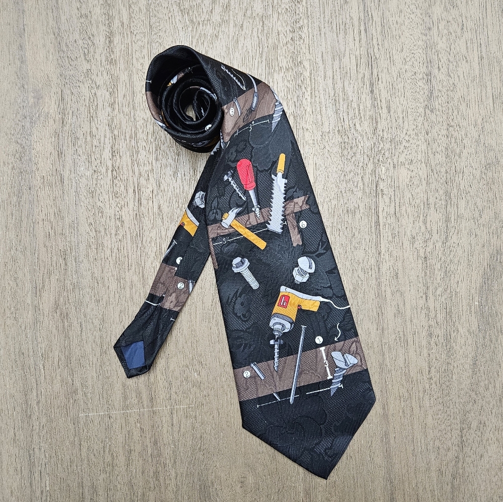 Handmade Museo Tool Pattern Tie - Unique and Stylish!